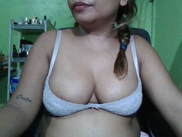 myoneandonly live cam on BongaCams