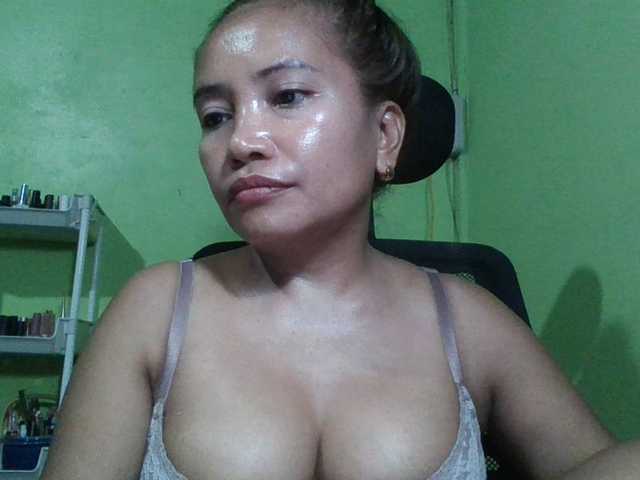 myoneandonly live cam on BongaCams