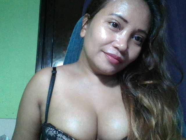 myoneandonly live cam on BongaCams