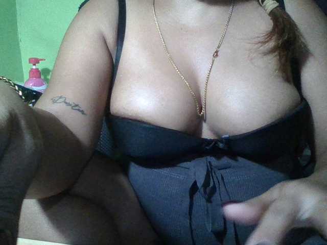 myoneandonly live cam on BongaCams