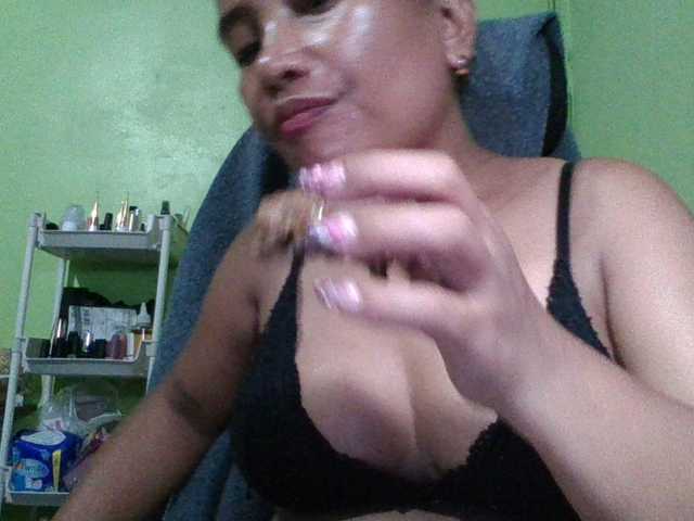 myoneandonly live cam on BongaCams