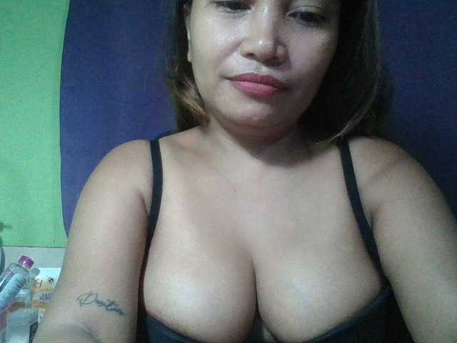 myoneandonly live cam on BongaCams