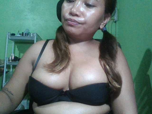 myoneandonly live cam on BongaCams