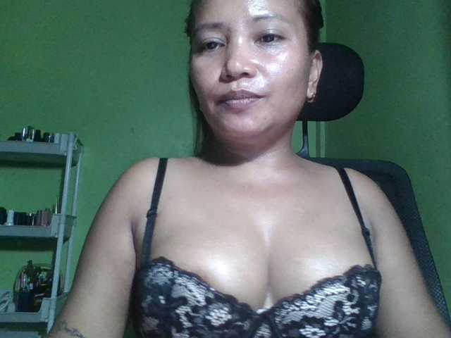 myoneandonly live cam on BongaCams