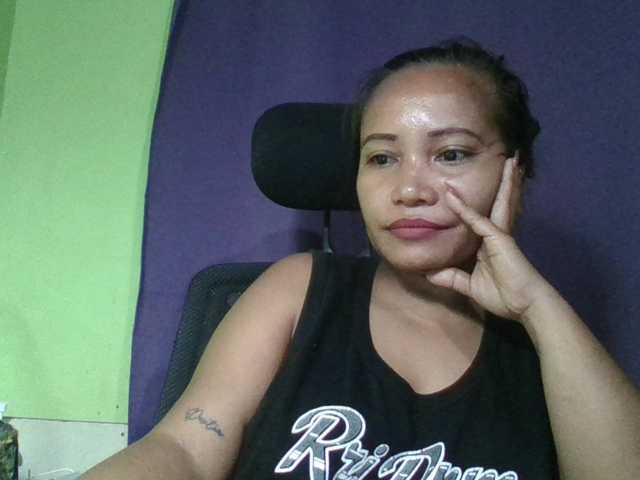 myoneandonly live cam on BongaCams