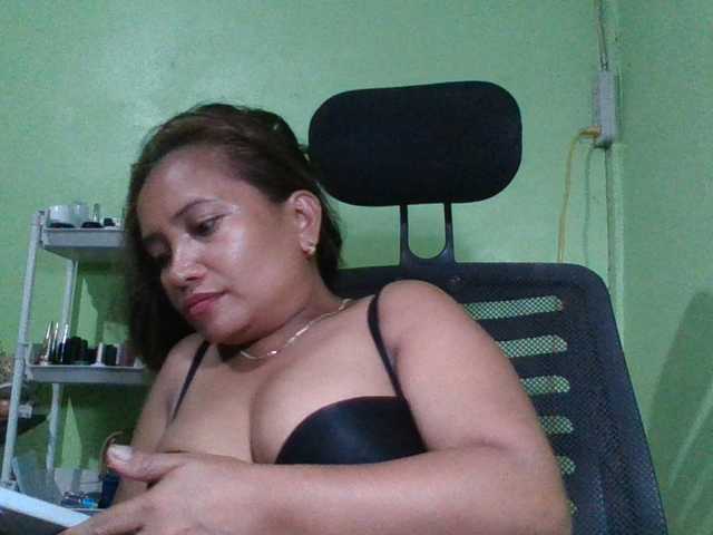 myoneandonly live cam on BongaCams