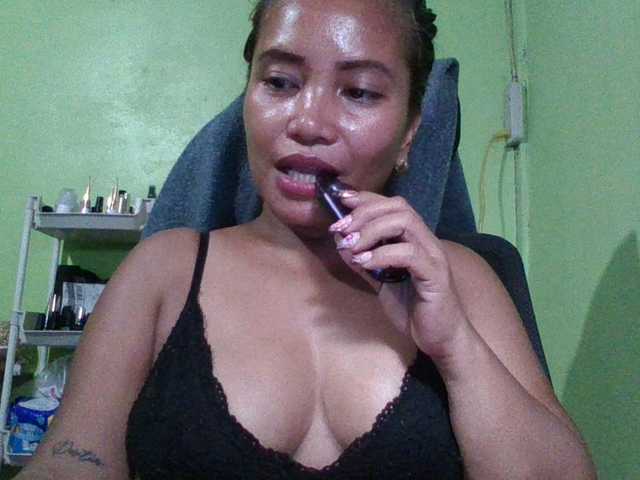 myoneandonly live cam on BongaCams