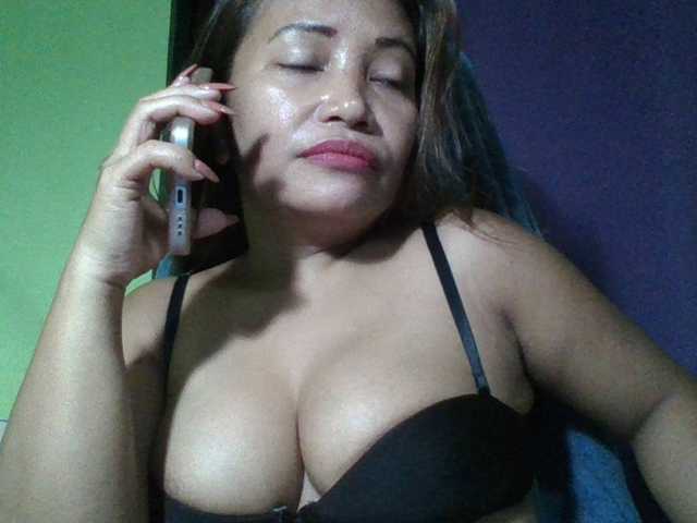 myoneandonly live cam on BongaCams