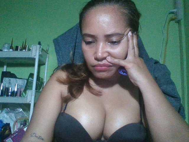 myoneandonly live cam on BongaCams