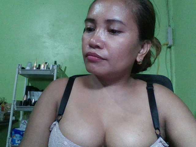 myoneandonly live cam on BongaCams