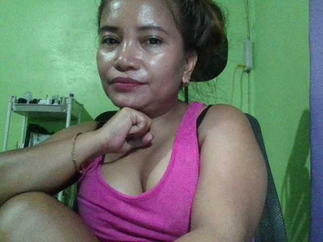 myoneandonly live cam on BongaCams