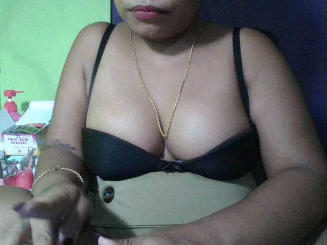 myoneandonly live cam
