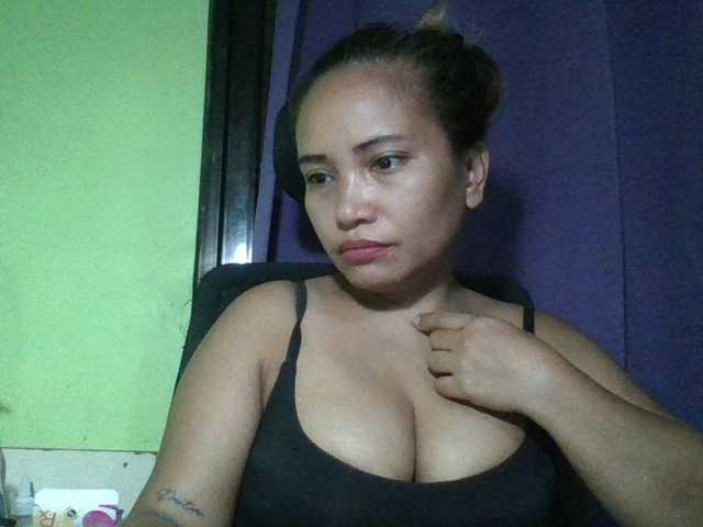 myoneandonly live cam on BongaCams