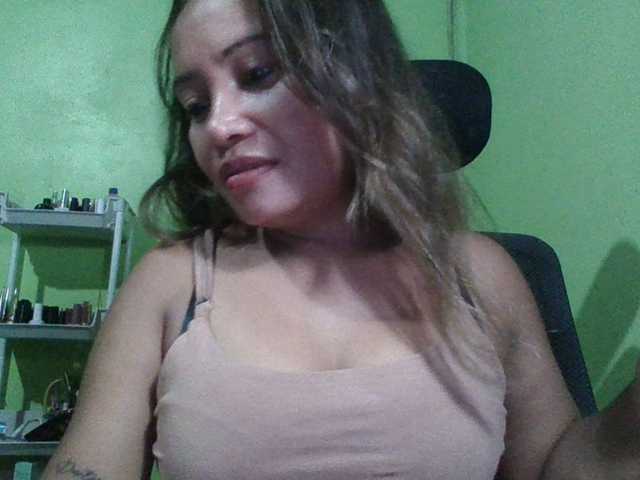 myoneandonly live cam on BongaCams