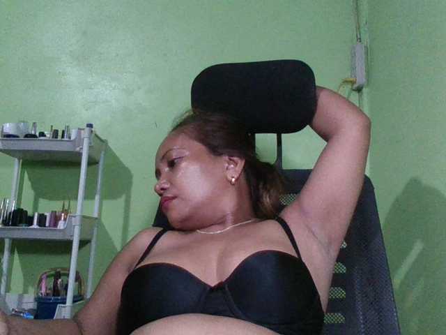 myoneandonly live cam on BongaCams