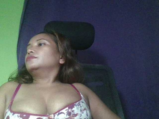 myoneandonly live cam on BongaCams