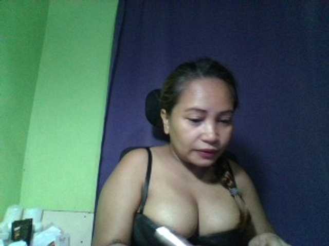 myoneandonly live cam on BongaCams