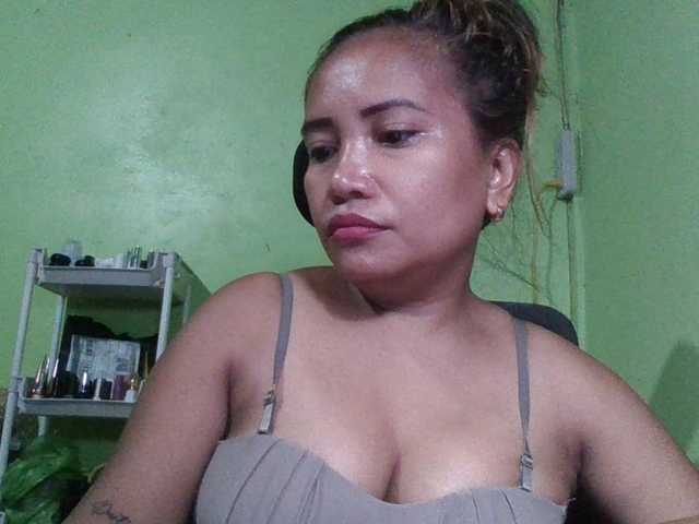 myoneandonly live cam on BongaCams