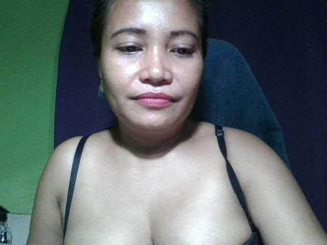 myoneandonly live cam on BongaCams