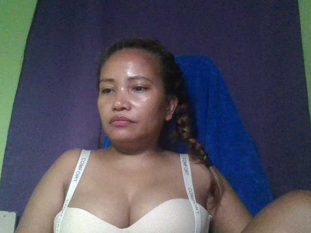 le modèle emmannuele est en webcam porno dans un show sur le site bongacams, il possède les tags suivants: Asian,Brunette,Trimmed