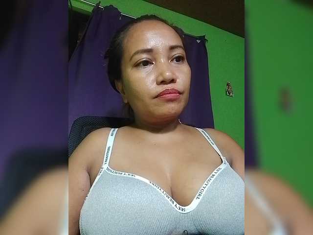 myoneandonly live cam on BongaCams