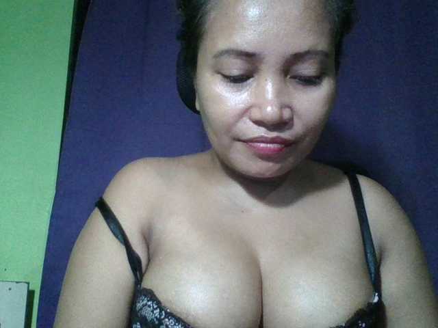 myoneandonly live cam on BongaCams
