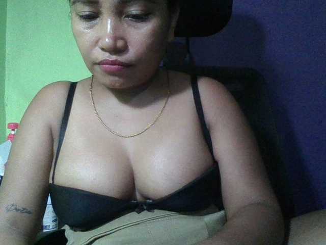 myoneandonly live cam on BongaCams