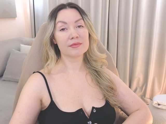 LELEYA live cam