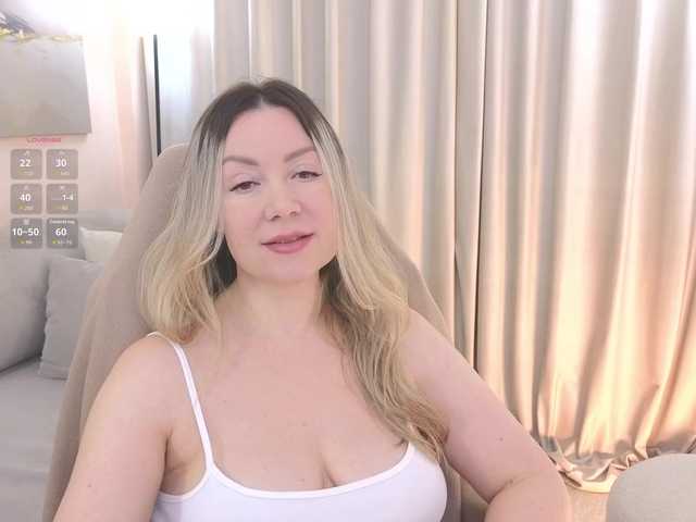 LELEYA live cam preview