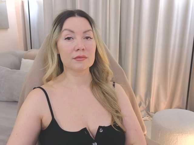 AmieHerry live cam on BongaCams