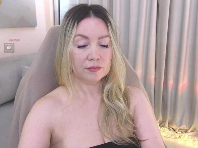 AmieHerry live webcam show