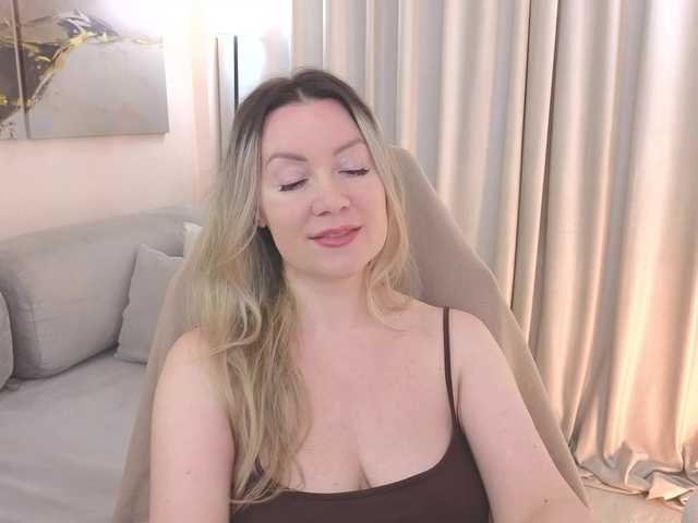 AmieHerry live cam on BongaCams