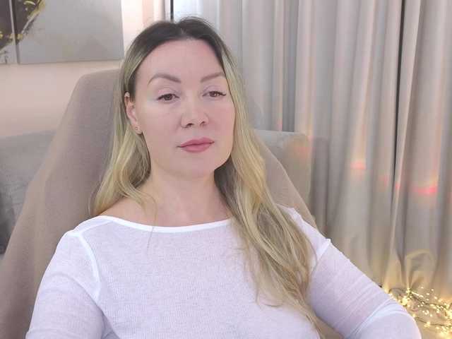AmieHerry live cam on BongaCams