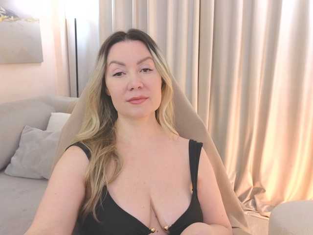AmieHerry live cam on BongaCams