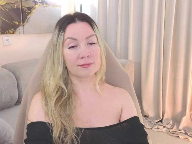 AmieHerry live cam on BongaCams
