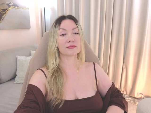 AmieHerry live cam on BongaCams