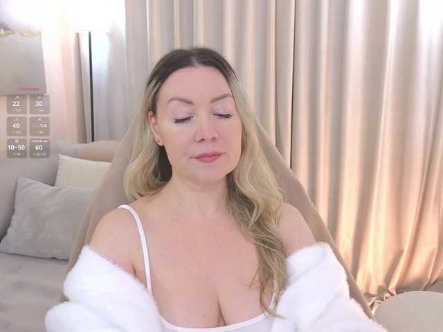 LELEYA live cam preview