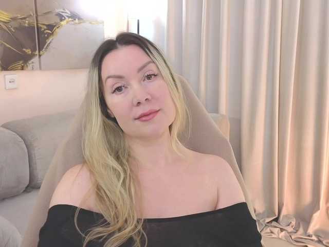 AmieHerry live cam on BongaCams