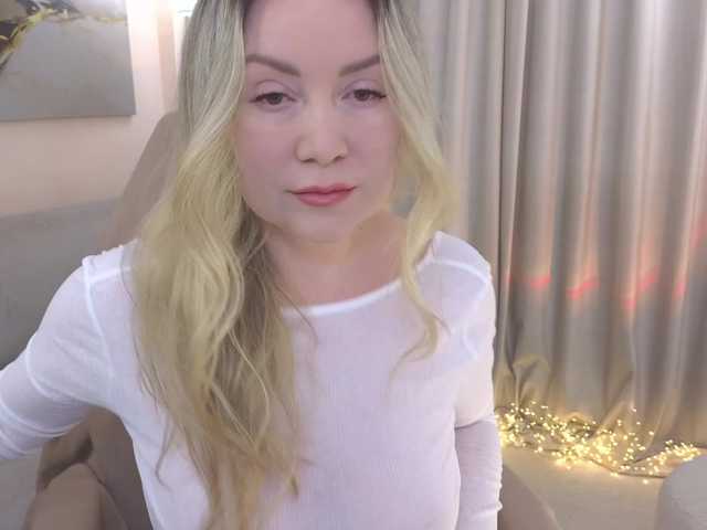 AmieHerry live cam on BongaCams