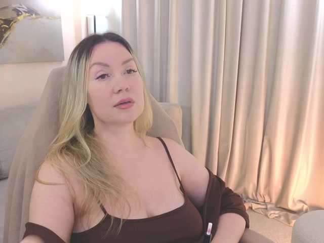 AmieHerry live cam on BongaCams