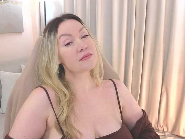 AmieHerry live cam on BongaCams