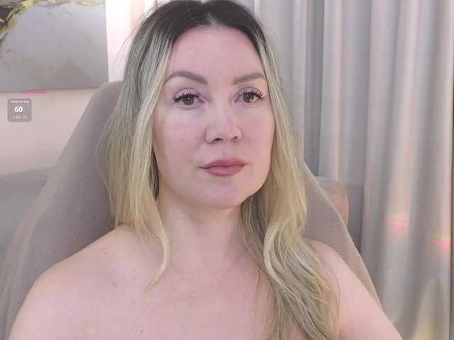 AmieHerry live cam on BongaCams