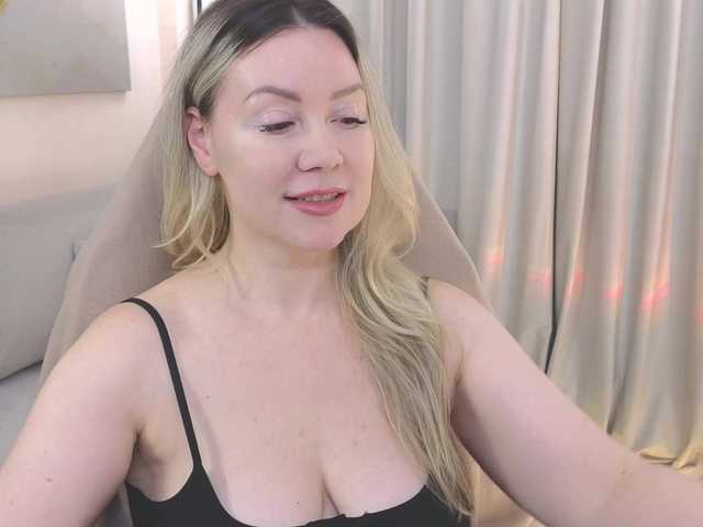 AmieHerry live cam on BongaCams