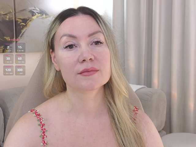 AmieHerry live cam on BongaCams