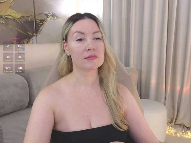 AmieHerry live cam on BongaCams
