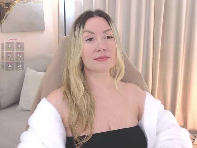 AmieHerry live cam on BongaCams