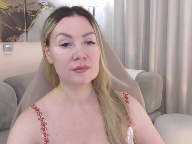 AmieHerry live cam on BongaCams