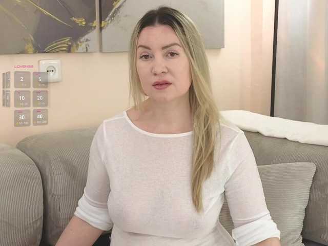 AmieHerry live cam on BongaCams