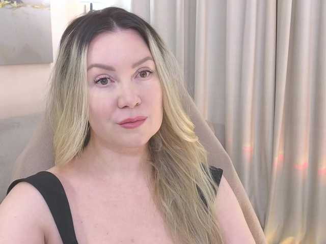 AmieHerry live cam on BongaCams
