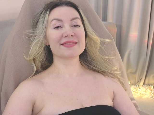 AmieHerry live cam on BongaCams